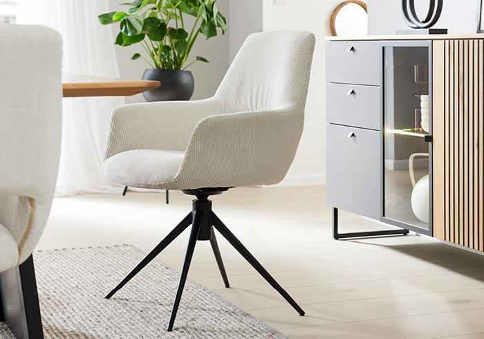 Farbe des Jahres, Cloud Dancer, Stuhl, Esszimmer