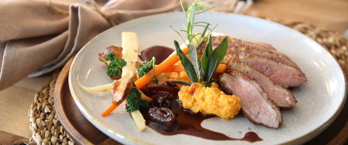 Entenbrust in Portweinsoße mit Süßkartoffelpüree & Karotten-Pastinaken-Gemüse