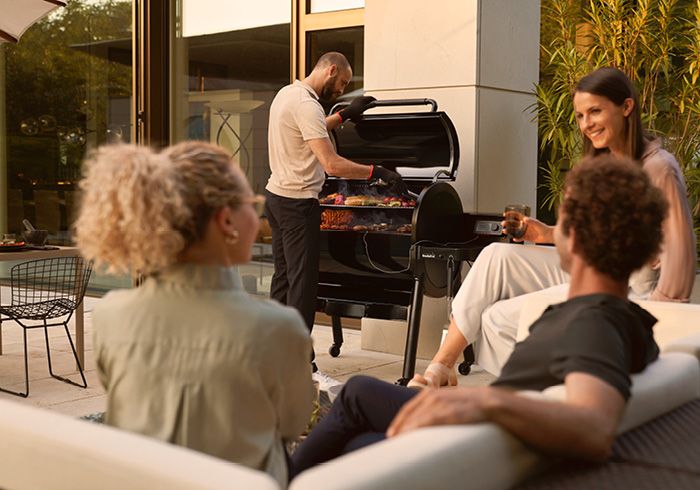 Grill, Weber, Gasgrill, Holzkohlegrill, Elektrogrill, Garten, Terrasse, Balkon