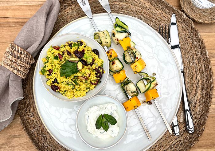 Mango-Halloumi-Spieße mit Couscous-Salat